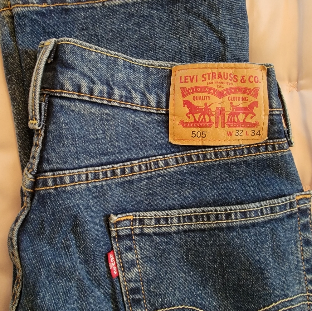 LEVIS Orignal levi mens 505 relaxed straight